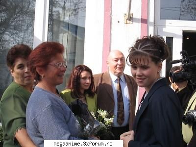 pozele membrilor - this is me: :P cea din dreapta akm 2 ani la nunta - Hello